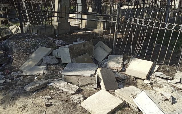 Rus-tatar qəbiristanlığındakı məzarları kim dağıdır? -       FOTO