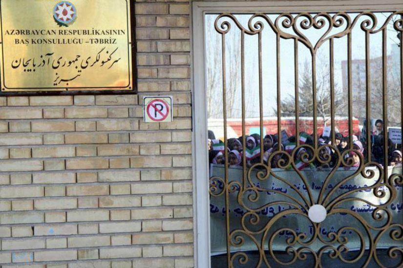 İrandan növbəti düşmənçilik: Təbrizdəki konsulluq qarşısında aksiya təşkil olunub
