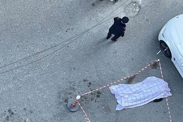 Bakıda 12 yaşlı məktəbli özünü binadan ataraq intihar etdi -     FOTO