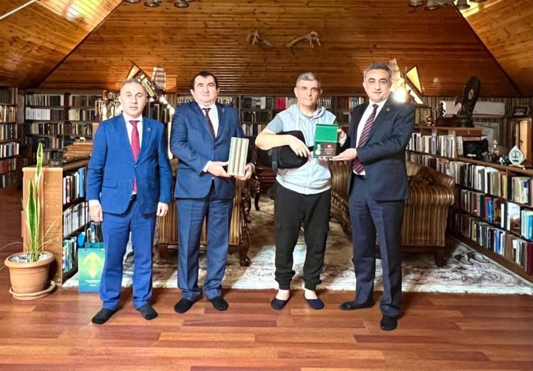 Fazil Mustafa təltif edildi