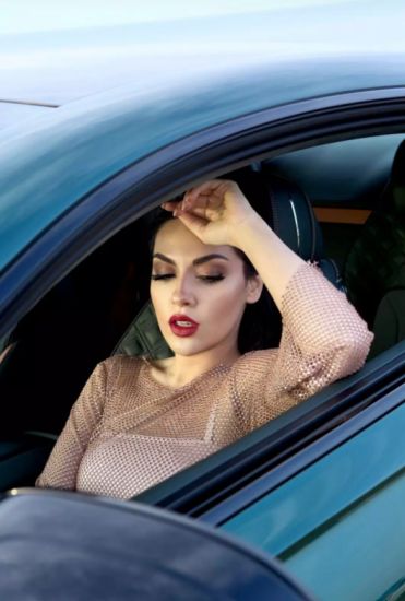 Müğənni Aysel 620 minlik avtomobildə -       FOTO