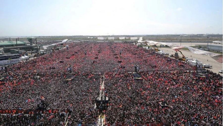 Ərdoğanın İstanbuldakı mitinqində 1,7 milyon nəfər iştirak edib