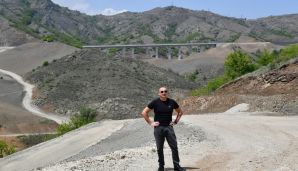 İlham Əliyev və Mehriban Əliyeva Əhmədbəyli-Füzuli-Şuşa yolunun 66-81-ci kilometrliyində görülən işlərlə tanış olublar -   FOTOLAR — foto 5