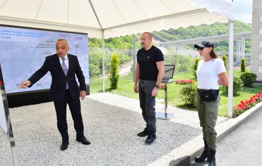 Prezident İlham Əliyev və birinci xanım Mehriban Əliyeva Daşaltı kəndində Zarıslıçay nasos stansiyasının açılışında iştirak ediblər -   FOTO