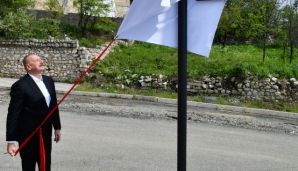 Şuşada Molla Pənah Vaqif və Pənahəli xan küçələrinin kəsişməsində lövhələrin açılışı oldu -       FOTOLAR — foto 1