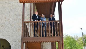 Prezidenti İlham Əliyev və birinci xanım Mehriban Əliyeva Şuşada Mehmandarovların malikanə kompleksinin açılışında iştirak ediblər -     FOTOLAR — foto 16