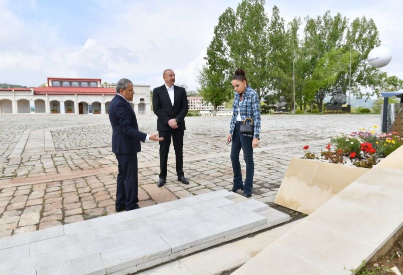 Şuşada Xüsusi nümayəndəliyin inzibati binasının qarşısında görüləcək işlərlə tanışlıq