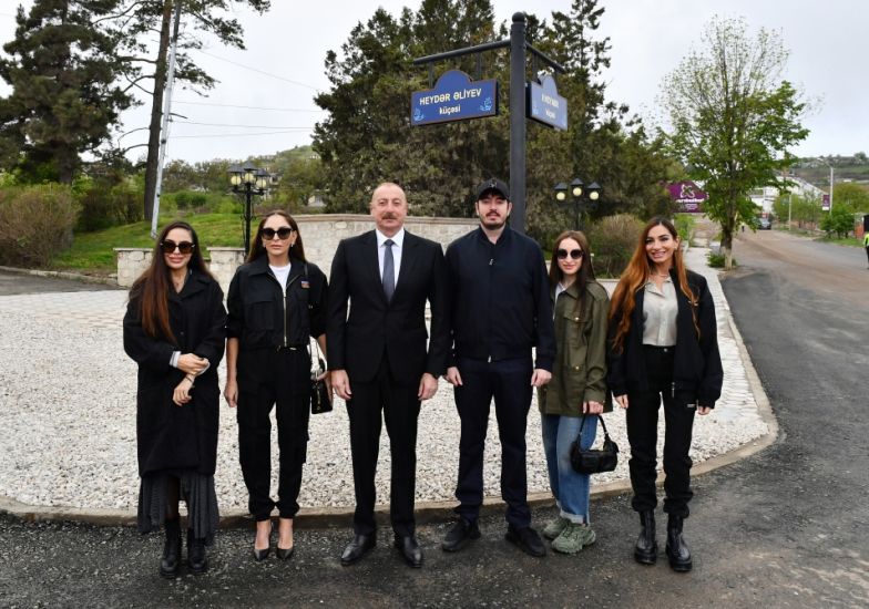 Prezidentin ailəsi ilə Şuşadan         FOTOLARI