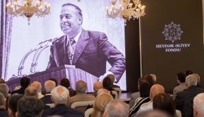 Şuşada Ulu Öndər Heydər Əliyevin 100 illiyi münasibətilə film nümayiş olundu -     FOTOLAR — foto 4