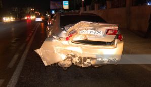 Bakıda “Range Rover” qəza törətdi -   FOTO — foto 1
