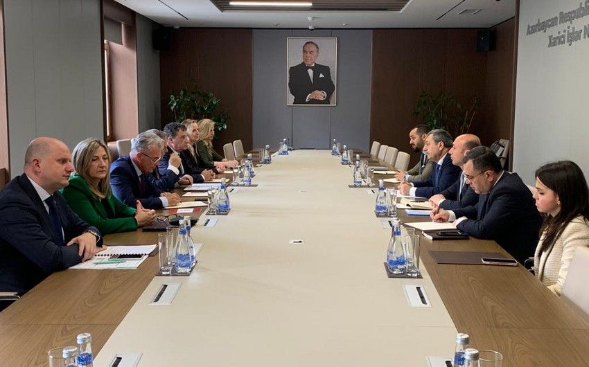 Xələf Xələfov xorvatiyalı parlamentariləri azad olunmuş ərazilərdə bərpa işləri barədə məlumatlandırıb