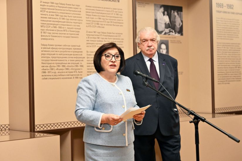 Sahibə Qafarova Rusiya Dövlət Dumasında Ulu Öndər Heydər Əliyevin 100 illiyinə həsr olunmuş sərgidə çıxış edib