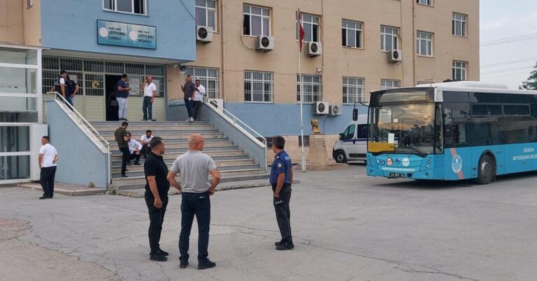 Türkiyədə səslərin sayılması zamanı DAVA:     Yaralananlar var