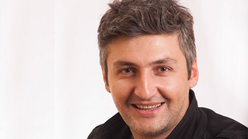 Küçələrdə gecələyən aktyor:     "Ölmək istəyirəm” - FOTO