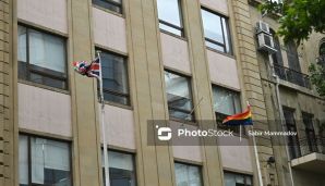 LGBT bayrağı “Landmark Hotel Baku”nun qarşısından götürüldü -   FOTO — foto 3