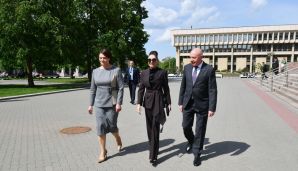 Mehriban Əliyeva Martyunas Mazvyudas adına Litva Milli Kitabxanası ilə tanış oldu -   FOTO — foto 4