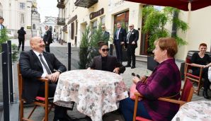 Azərbaycan Prezidenti İlham Əliyev və birinci xanım Mehriban Əliyeva Vilnüs Qədim şəhərini gəziblər -   FOTO — foto 4