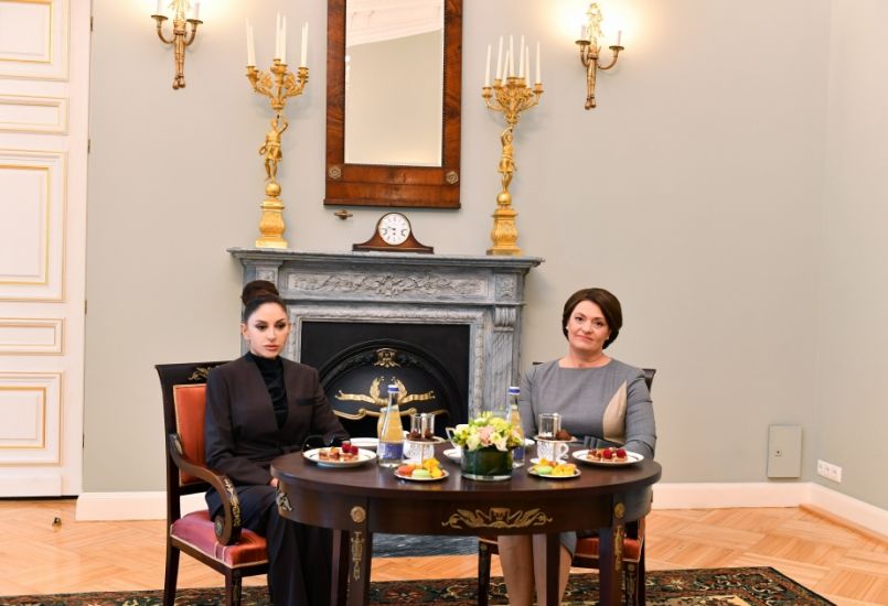 Vilnüsdə Azərbaycanın və Litvanın birinci xanımlarının görüşü oldu