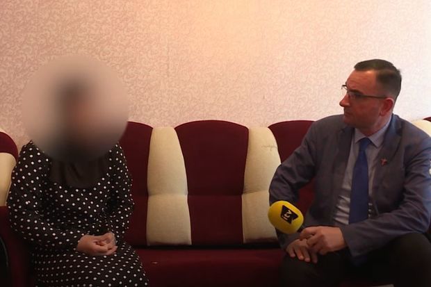 13 yaşlı qızın özünə ər “seçdiyi” kişinin həyat yoldaşı: “Mənim böyük uşağımın 12 yaşı var” -     VİDEO