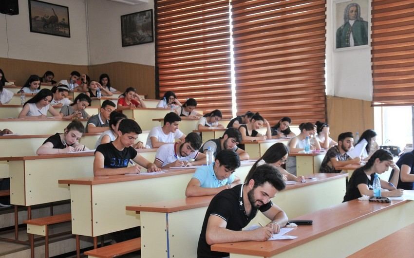 Bakıda keçirilən magistr imtahanına cadu ilə gəldi -     FOTO