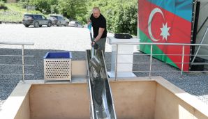 Prezident İlham Əliyev Kəlbəcər rayonunun Yanşaq kəndinin təməlini qoydu — foto 2