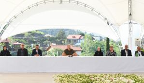 Prezident İlham Əliyev Laçın şəhərinə qayıdan əhali ilə görüşüb, evlərin açarlarını onlara təqdim edib -         ÇIXIŞIN TAM MƏTNİ — foto 11