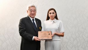 Mehriban Əliyevaya 8-ci dan Fəxri Qara kəmər təqdim edildi -   FOTO — foto 1