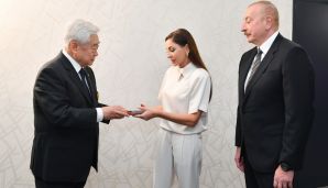 Mehriban Əliyevaya 8-ci dan Fəxri Qara kəmər təqdim edildi -   FOTO — foto 2