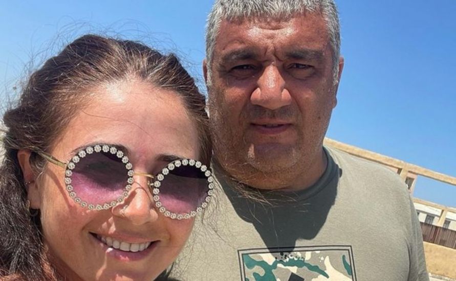 Həyat yoldaşından Elnarəyə irad