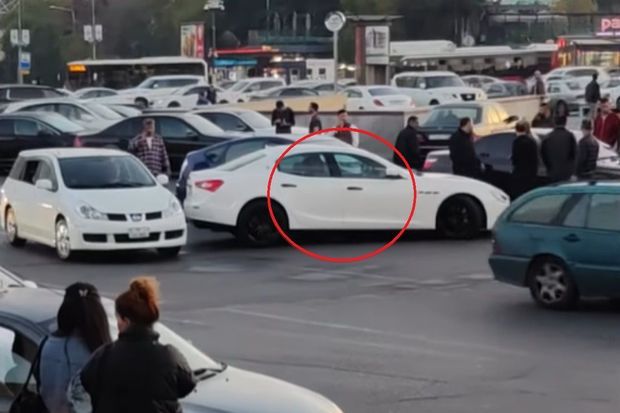 Bakıda “Toyota Prius”la “Maserati” toqquşub -       VİDEO