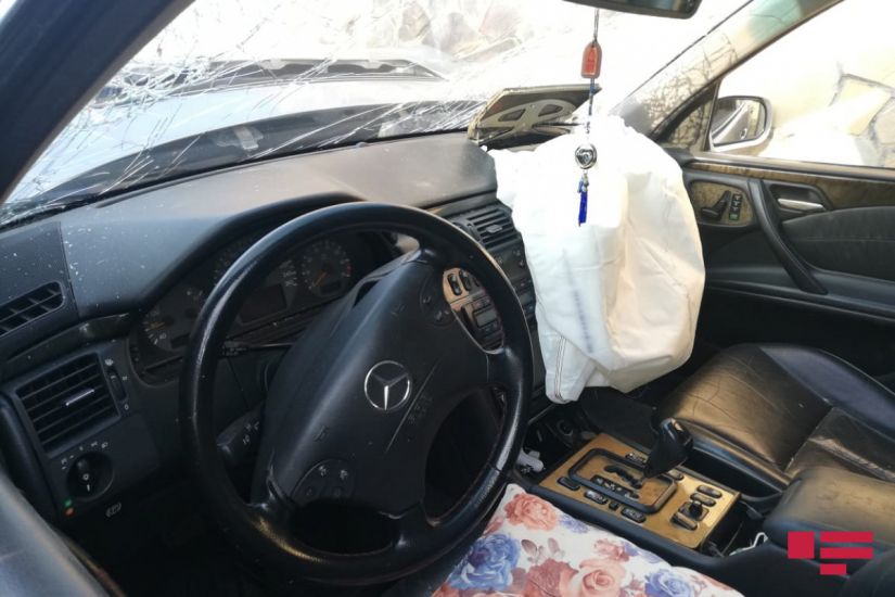 Ağsu dolaylarında "Mercedes" aşıb, ata və oğul ölüb