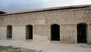 Şuşada Heydər Əliyev Fondu tərəfindən Mamayı məscidində aparılan bərpa işləri ilə tanışlıq -         YENİLƏNDİ — foto 2