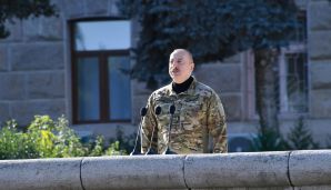 Prezident İlham Əliyev Xankəndidə hərbi paradda iştirak etdi -     YENİLƏNDİ - 2 - FOTO — foto 19