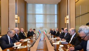 Daşkənddə Azərbaycan Prezidenti İlham Əliyevin İran Prezidenti Seyid İbrahim Rəisi ilə görüşü olub -   YENİLƏNDİ — foto 1