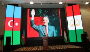 Tacikistanda Ümummilli Liderin 100 illik yubileyi və Zəfər Günü qeyd olunub -   FOTOLAR — foto 4