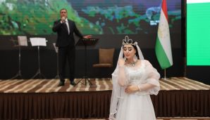 Tacikistanda Ümummilli Liderin 100 illik yubileyi və Zəfər Günü qeyd olunub -   FOTOLAR — foto 7