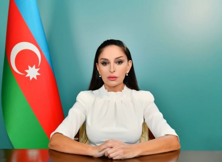 Mehriban Əliyeva Azərbaycanın xristian icmasını Pasxa bayramı münasibətilə təbrik etdi