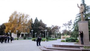 Naftalanda “Heydər Əliyev İli” çərçivəsində ağacəkmə aksiyası keçirilib -     FOTOLAR — foto 2