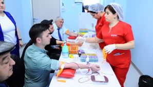 Naftalanda qanvermə aksiyasına qoşulmaq ənənə halına çevrilib  -   FOTOLAR — foto 7