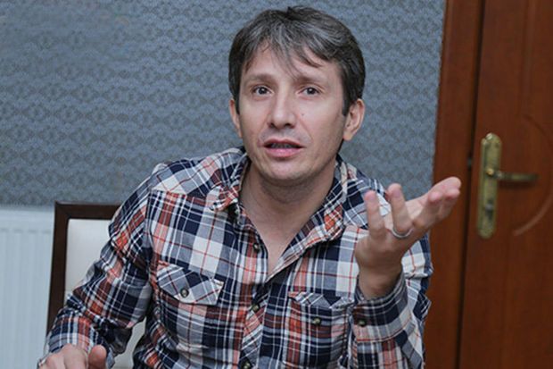 Tanınmış aparıcı: “Gəlin İncəsənət Universitetini bağlayaq, aktyor yetişdirməyək” -     VİDEO