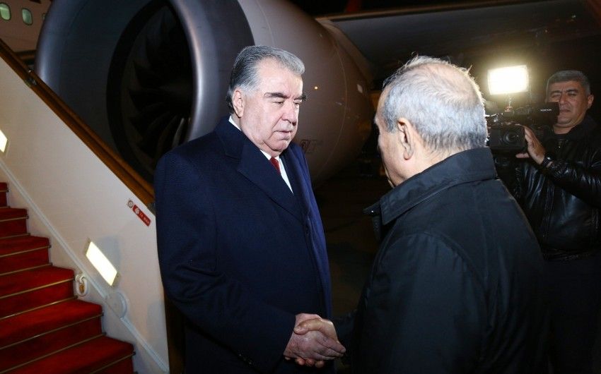 Tacikistan Prezidenti Emoməli Rəhmon Azərbaycana işgüzar səfərə gəlib