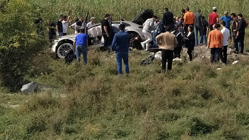 İçərisində 5 qadının olduğu “Porsche” aşdı -     VİDEO