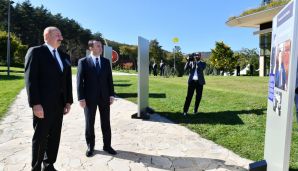 Prezident İlham Əliyev və Baş nazir İrakli Qaribaşvili Tbilisidə Ümummilli Lider Heydər Əliyevin 100 illiyinə həsr edilmiş fotosərgi ilə tanış olublar -     YENİLƏNDİ — foto 4