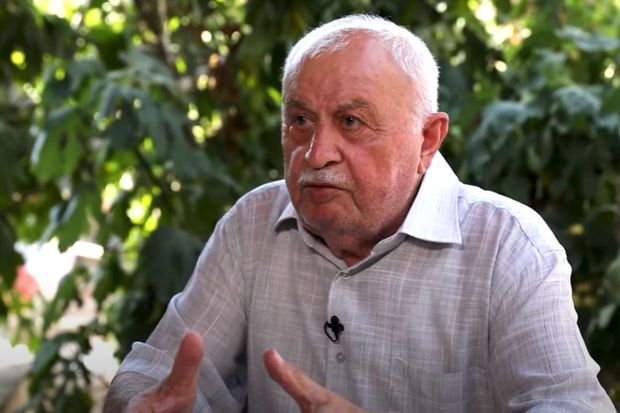Mərdəkanlı ağsaqqal açıq-saçıq geyimdə gəzən gənclərdən danışdı -     VİDEO