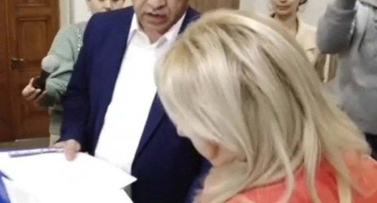 58 min erməni Qarabağa görə imza atdı