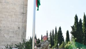 Prezident İlham Əliyev Ağdərə şəhərində Azərbaycan Respublikasının Dövlət Bayrağını ucaldıb -   FOTO - YENİLƏNDİ — foto 2