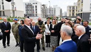 Prezident Füzuli şəhərinə köçmüş sakinlər və rayon ictimaiyyətinin nümayəndələri ilə görüşüb -   FOTO - YENİLƏNDİ - 2 — foto 1