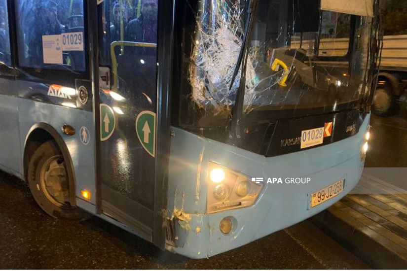 Bakıda avtobus qəza törədib, sərnişinlər təxliyyə edilib
