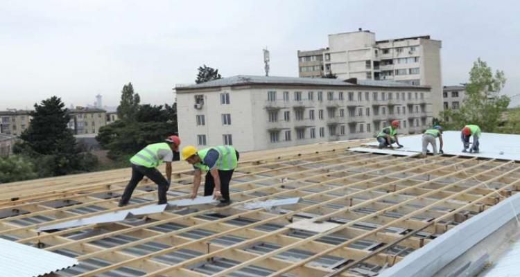 Keyfiyyətsiz beton qalmaqalı, rüşvət ittihamı... - Məşhur şirkət 3,6 milyona məktəb tikəcək