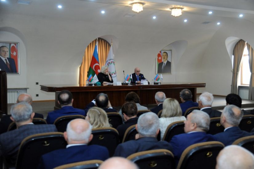 Dunya Miyatoviç Qərbi Azərbaycan İcmasında olub